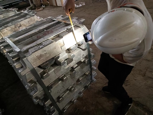 99.7% High Pure Aluminum Ingot A7 Surface Smooth For Melting Ingot